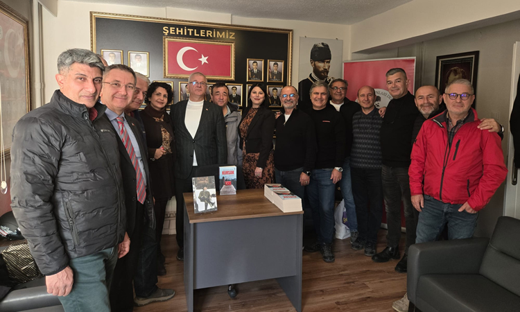 Mustafa KÖSE'nin Dernek Ofisimizde İmza Günü