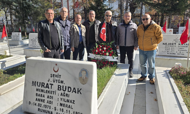 Şehit Murat BUDAK'ı Kabri Başında Andık